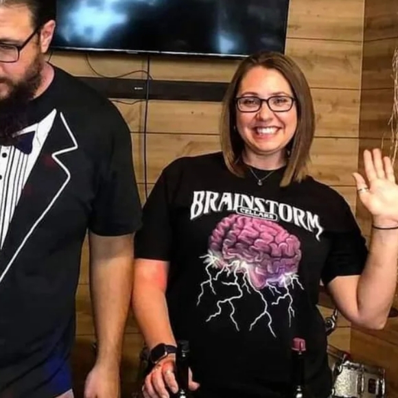 Meet your Posher, Tiffany - Picture 2 of 3